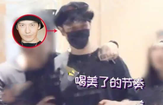 李晨印小天聚会疑冰释前嫌 当年的插刀事件究竟是怎么回事 李晨印小天聚会疑冰释前嫌 当年的插刀事件究竟是怎么回事