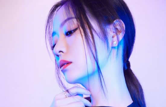 张靓颖谈被前夫骗财传闻 称其自己不后悔只为爱情纯粹 张靓颖谈被前夫骗财传闻 称其自己不后悔只为爱情纯粹