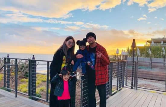 周杰伦吃醋昆凌帮别人加油 周总撒娇吃醋原来是这样的 周杰伦吃醋昆凌帮别人加油 周总撒娇吃醋原来是这样的