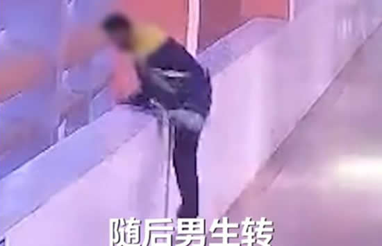 14岁男生被母亲扇打后跳楼坠亡 网友的评论引人深思