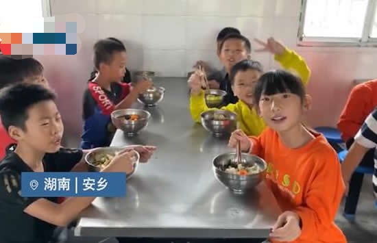 女大学生中奖1.4万个鸡蛋 女孩的下一个举动让网友纷纷竖起了大拇指 女大学生中奖1.4万个鸡蛋 女孩的下一个举动让网友纷纷竖起了大拇指