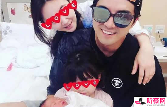 贺军翔妻子提前两周剖腹产原因曝光 背后的真相被指太荒谬了！