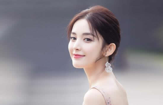 娜扎是单眼皮还是双眼皮 本尊回应来了