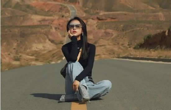 贾青发文道歉 沈梦辰牵涉其中连夜删微博