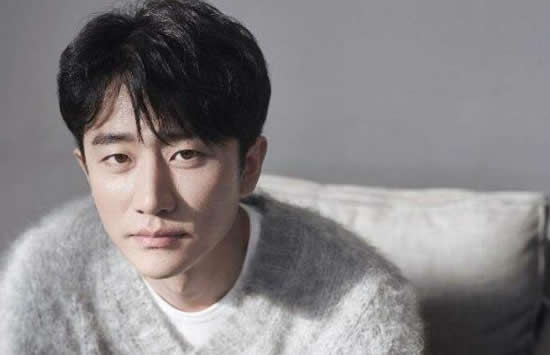 黄轩个人资料介绍及和蒋雯丽关系揭秘