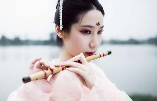 抖音台下人走过不见旧颜色是什么歌 歌曲《赤伶》演唱者及歌词介绍 抖音台下人走过不见旧颜色是什么歌 歌曲《赤伶》演唱者及歌词介绍