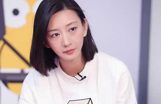 唐一菲个人资料简介及最新图片介绍