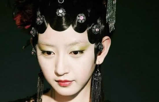 唐一菲个人资料简介及最新图片介绍