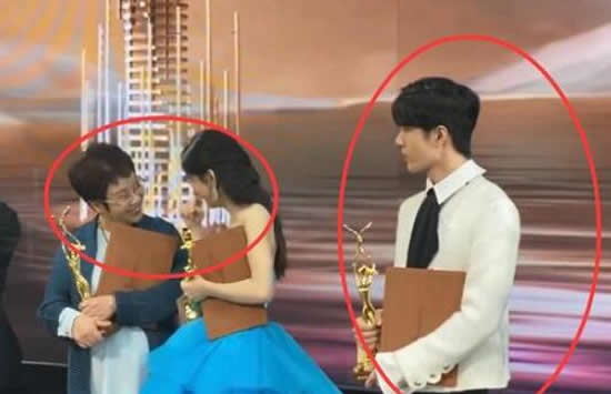 赵丽颖给王一博介绍前辈 一个细节看出来王一博的反应 赵丽颖给王一博介绍前辈 一个细节看出来王一博的反应