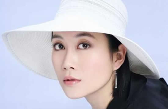 温峥嵘比赵薇小吗 温峥嵘为什么不火 温峥嵘比赵薇小吗 温峥嵘为什么不火