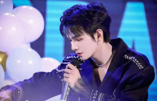 何昶希个人资料介绍 何昶希是混血儿吗 何昶希个人资料介绍 何昶希是混血儿吗