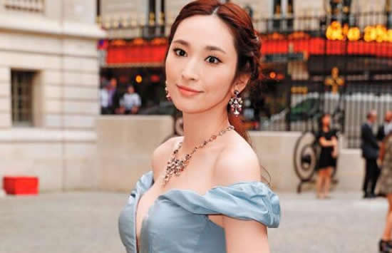 吴佩慈否认纪晓波被追债 纪晓波为什么一直不娶吴佩慈 吴佩慈否认纪晓波被追债 纪晓波为什么一直不娶吴佩慈