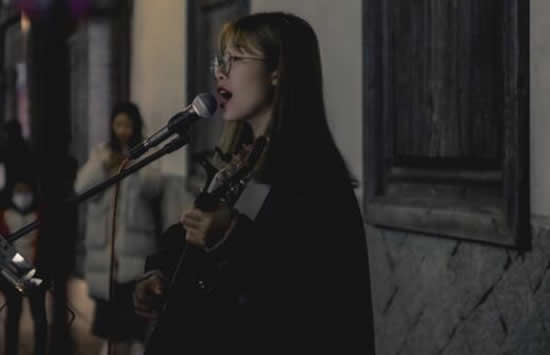 抖音如果回忆容易我会想你念你什么歌 歌曲《沉醉的青丝》演唱者及歌词介绍