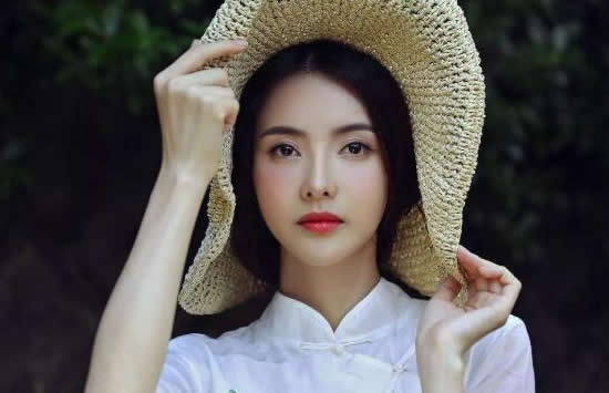 金瀚张芷溪恋情曝光是真的吗 张芷溪曾陷吴秀波事件是怎么回事