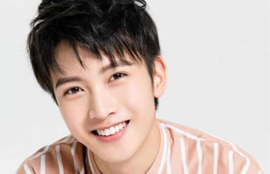 陈宥维女朋友沈嘉莹是真的吗 沈嘉莹资料及两人相识过程介绍 陈宥维女朋友沈嘉莹是真的吗 沈嘉莹资料及两人相识过程介绍