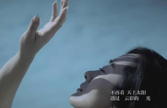 停在这里不敢走下去是什么歌 歌曲《三寸天堂》演唱者及歌词介绍