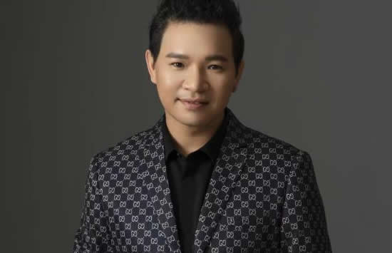 你已不是当初的少年是什么歌 歌曲《这条街》演唱者及歌词介绍