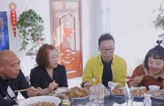 辣目洋子家很有钱吗 辣目洋子真实家庭背景被扒