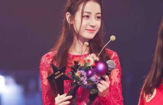 迪丽热巴的男朋友是谁 迪丽热巴一句话道出真相 迪丽热巴的男朋友是谁 迪丽热巴一句话道出真相