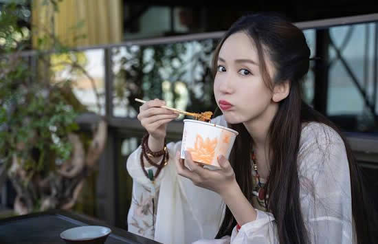 娄艺潇个人资料简介及最新图片写真介绍 娄艺潇个人资料简介及最新图片写真介绍