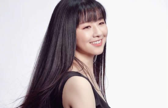 小彩旗晏紫东拔丝吻怎么回事 小彩旗晏紫东是情侣吗 小彩旗晏紫东拔丝吻怎么回事 小彩旗晏紫东是情侣吗