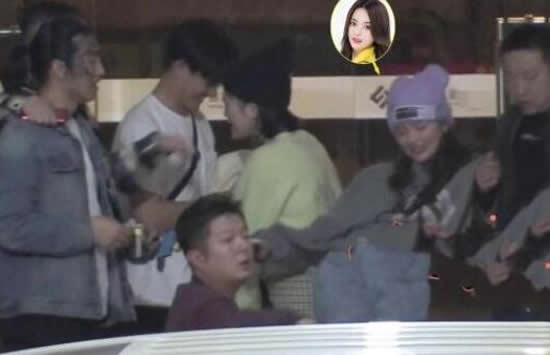 杨超越醉酒后大喊爸爸妈妈 得知背后的原因后让人心疼 杨超越醉酒后大喊爸爸妈妈 得知背后的原因后让人心疼