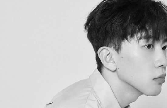 费启鸣个人资料简介及最新图片介绍