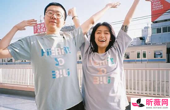 李诞老婆黑尾酱个人资料介绍 李诞黑尾酱是怎么认识在一起的