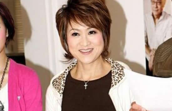 我只有在梦里相依偎是什么歌 歌曲《往事只能回味》演唱者及歌词介绍