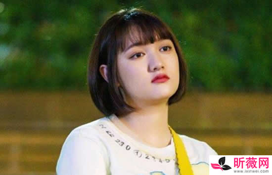 董思怡是富二代吗 董思怡真正家世背景被扒 董思怡是富二代吗 董思怡真正家世背景被扒