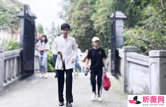 王泷正个人资料简介及图片介绍