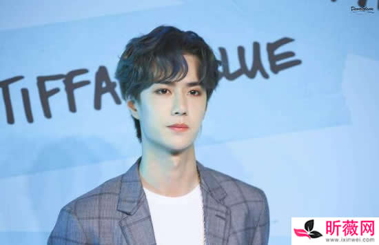 王一博家里很有钱吗 王一博家里是做什么的