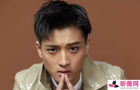 如果你有空陪我过个冬是什么歌 歌曲《雪下的时候》演唱者及歌词介绍 如果你有空陪我过个冬是什么歌 歌曲《雪下的时候》演唱者及歌词介绍