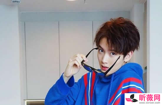 陈宥维被UNINE排挤是真的吗 一个细节就能看出真相