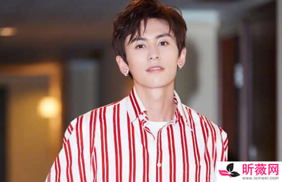 张哲瀚演过的电视剧和电影有哪些 最好看的一部居然是它 张哲瀚演过的电视剧和电影有哪些 最好看的一部居然是它