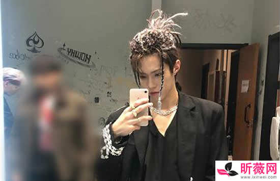 岳岳个人资料简介及最新图片介绍 岳岳个人资料简介及最新图片介绍