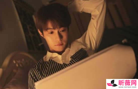 ONER岳岳是什么学历 南航毕业再获格拉斯哥双学位十足学霸 ONER岳岳是什么学历 南航毕业再获格拉斯哥双学位十足学霸