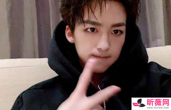 何洛洛个人资料简介及最新图片介绍 何洛洛个人资料简介及最新图片介绍