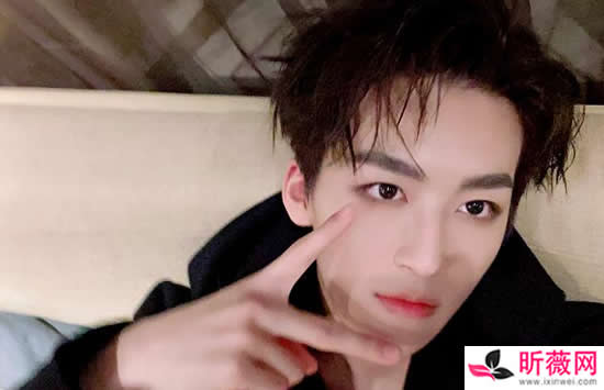 何洛洛个人资料简介及最新图片介绍 何洛洛个人资料简介及最新图片介绍