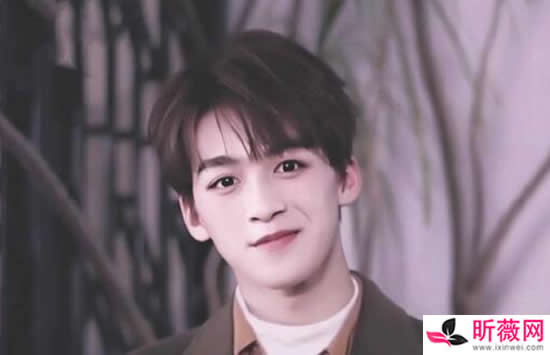 何洛洛家境优越是真的吗 何洛洛为什么叫萧山阔少迈巴赫