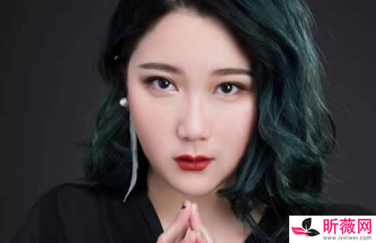 抖音谁拿新欢度旧爱逞一时痛快是什么歌 歌曲《新欢渡旧爱》演唱者及歌词介绍 抖音谁拿新欢度旧爱逞一时痛快是什么歌 歌曲《新欢渡旧爱》演唱者及歌词介绍