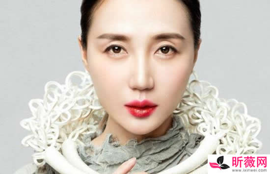 爱上一个人就陪她去流浪是什么歌 歌曲《一人一花》演唱者及歌词介绍 爱上一个人就陪她去流浪是什么歌 歌曲《一人一花》演唱者及歌词介绍