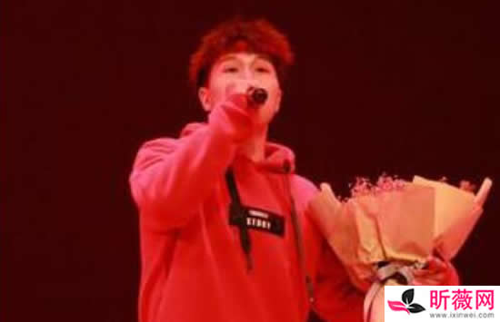 抖音乘坐地铁三号线往返的两点一线是什么歌 歌曲《三号线》演唱者及歌词介绍