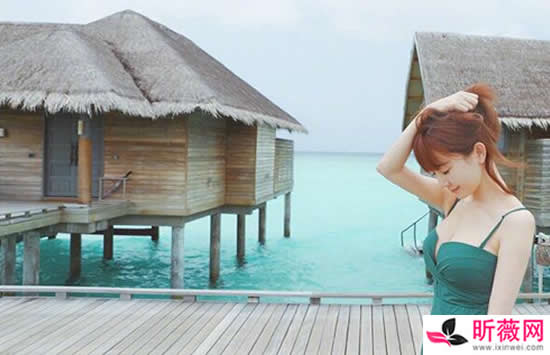 张檬胸围多大 张檬裸露半球紧身衣秀出绝美身材 张檬胸围多大 张檬裸露半球紧身衣秀出绝美身材