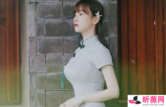 张檬胸围多大 张檬裸露半球紧身衣秀出绝美身材 张檬胸围多大 张檬裸露半球紧身衣秀出绝美身材