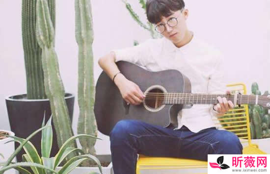 忽然间我又路过曾经争吵的街角是什么歌 歌曲《失眠播报》演唱者及歌词完整版介绍 忽然间我又路过曾经争吵的街角是什么歌 歌曲《失眠播报》演唱者及歌词完整版介绍