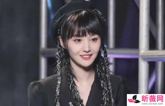 郑爽要退出追光吧哥哥 离开原因疑似吃了邓伦金晨的瓜 郑爽要退出追光吧哥哥 离开原因疑似吃了邓伦金晨的瓜