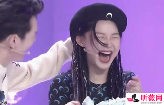 金靖李佳琦在一起了吗 李佳琦为金靖庆生是怎么回事