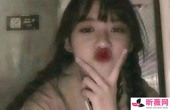 抖音你是那童话里的公主站在光明处是什么歌 歌曲《枕边童话》演唱者及歌词介绍