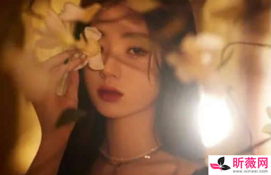 我在夜里跳舞在夜里跳舞是什么歌 歌曲《在夜里跳舞》演唱者及歌词介绍 我在夜里跳舞在夜里跳舞是什么歌 歌曲《在夜里跳舞》演唱者及歌词介绍